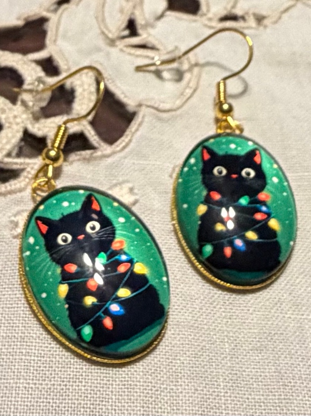 New Christmas Cat Earrings with Green Background and Multicolor Lights - P
